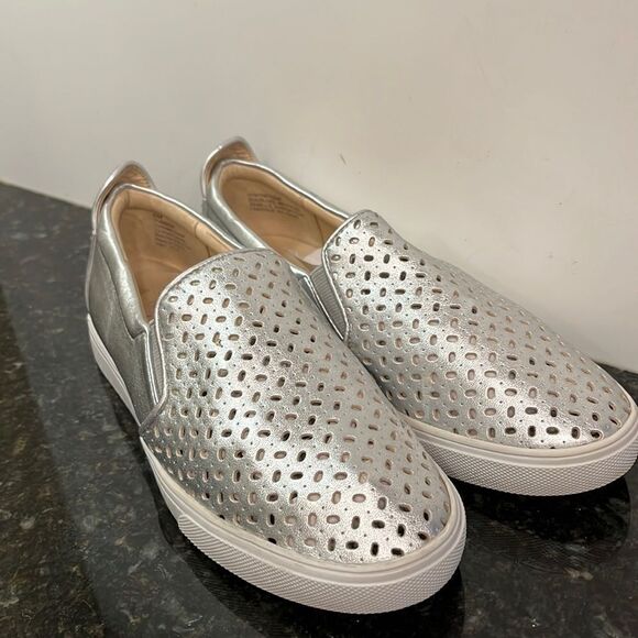 NINE WEST BRODIE - Silver-WOMEN. Size 6. Sneaker - Picture 1 of 9